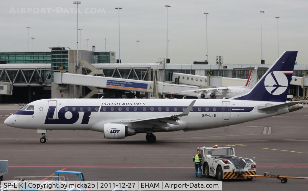 SP-LIK, 2009 Embraer 175LR (ERJ-170-200LR) C/N 17000303, Taxiing
