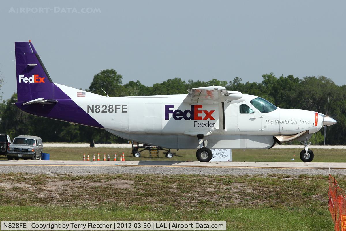 N828FE, Cessna 208B C/N 208B0122, At 2012 Sun N Fun