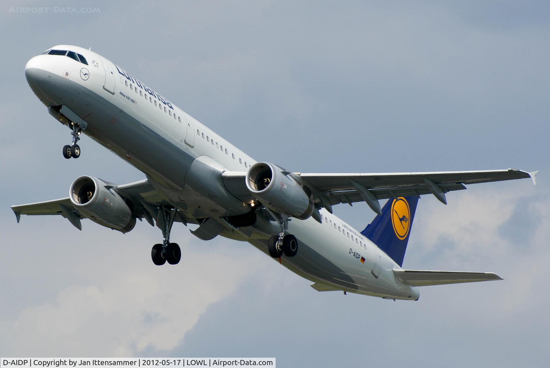 D-AIDP, 2012 Airbus A321-231 C/N 5049, D-AIDP @ LOWL
Ausweicher MUC
