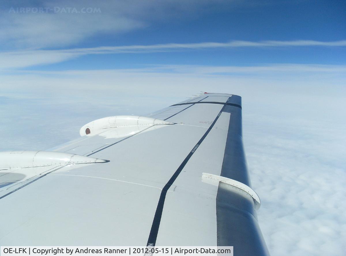 OE-LFK, 1995 Fokker 70 (F-28-0070) C/N 11555, Austrian Arrows Fokker 70 somewhere over Hungary