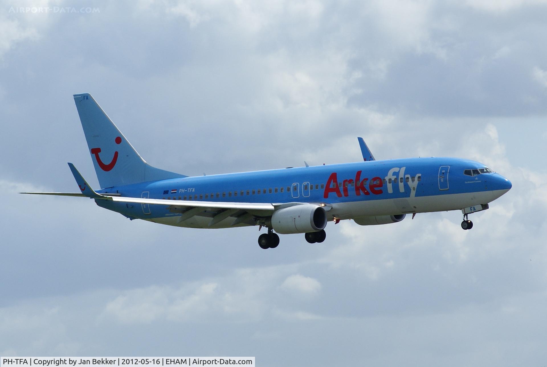 PH-TFA, 2007 Boeing 737-8K5 C/N 35100, Just before landing on the 