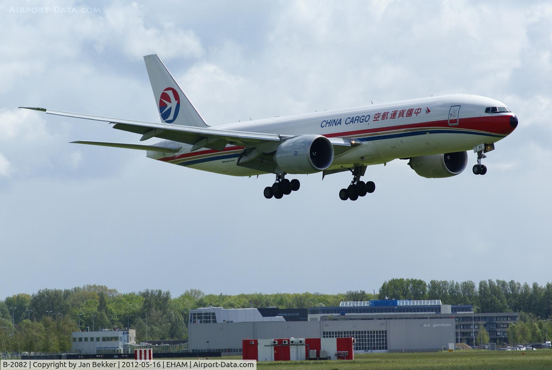 B-2082, 2010 Boeing 777-F6N C/N 37716, Just before landing on the 
