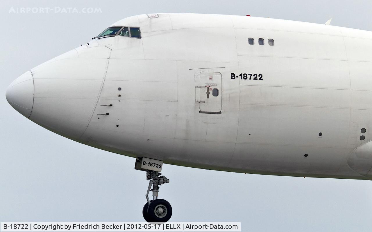 B-18722, 2006 Boeing 747-409F/SCD C/N 34265, on final RW06