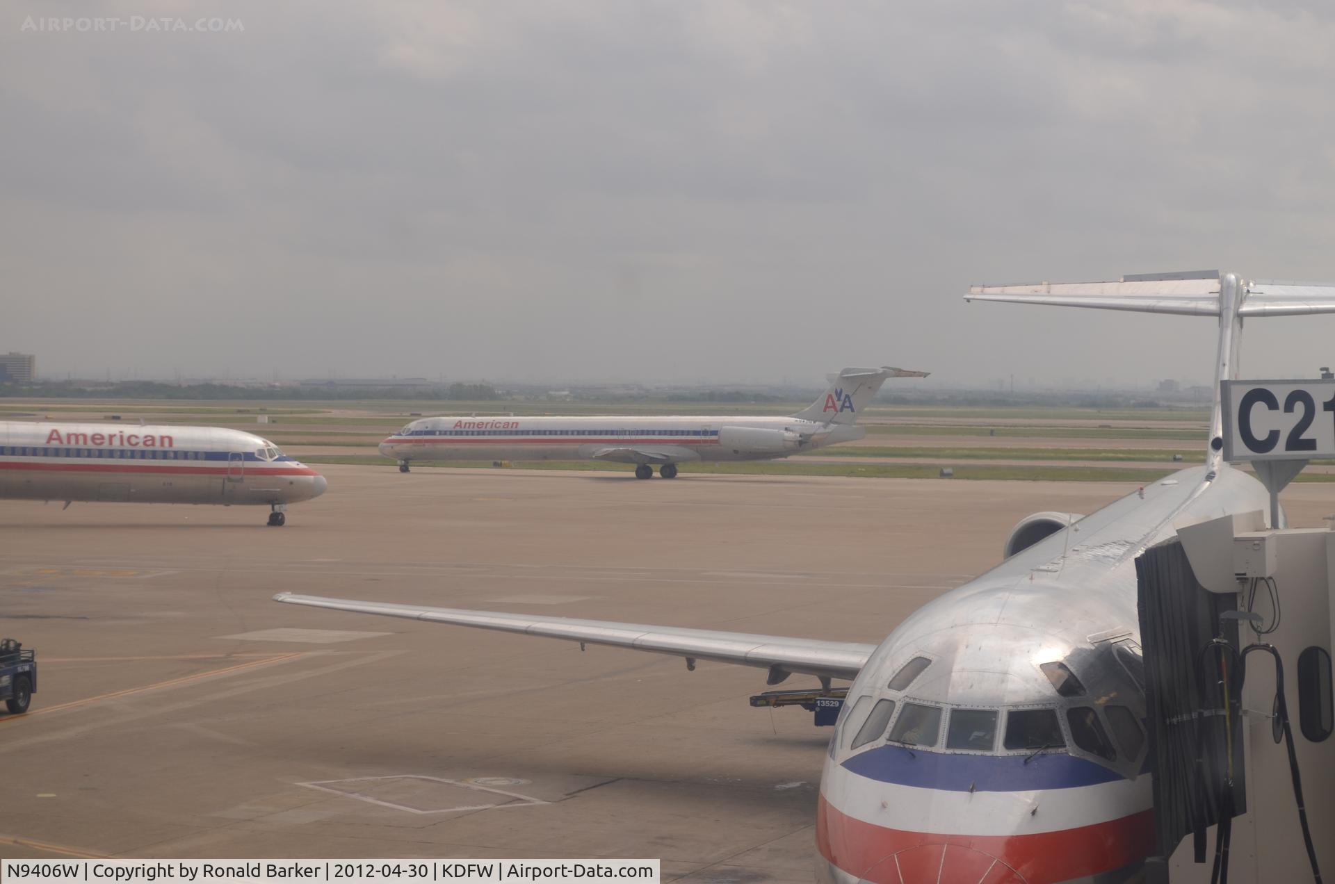 N9406W, 1992 McDonnell Douglas MD-83 (DC-9-83) C/N 53126, DFW, TX