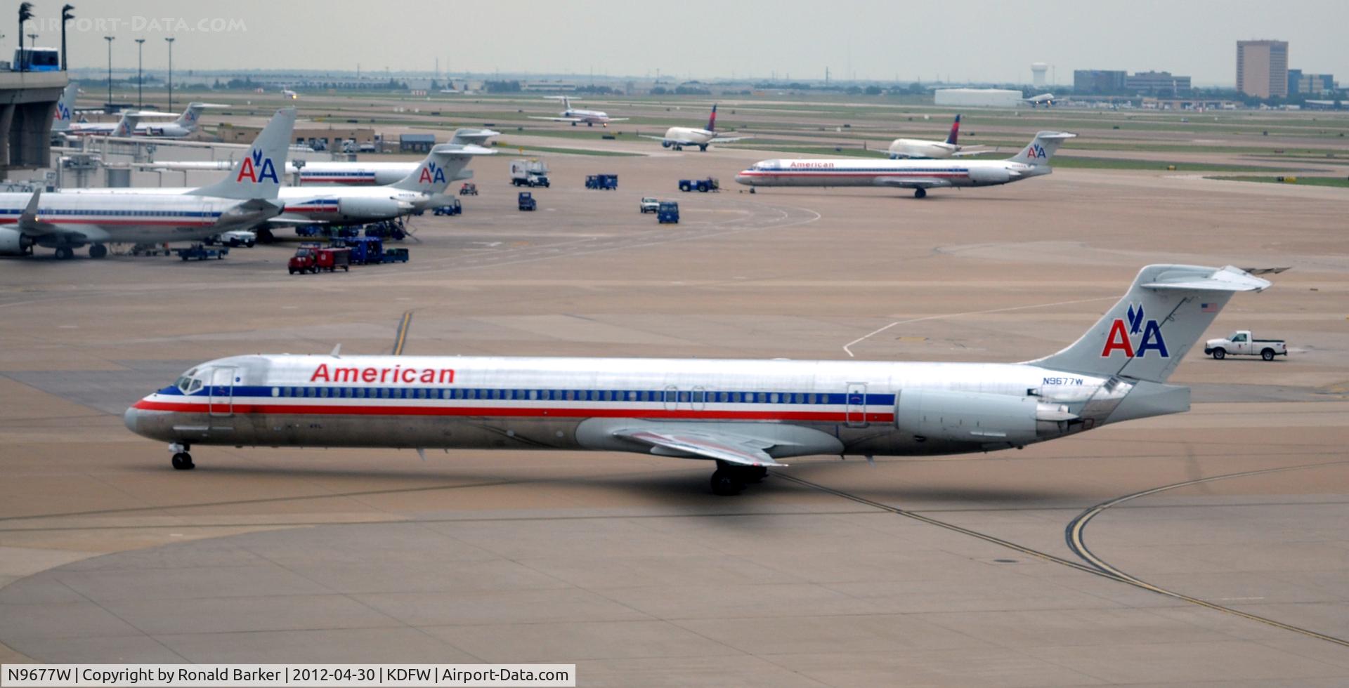 N9677W, 1999 McDonnell Douglas MD-83 (DC-9-83) C/N 53627, DFW, TX