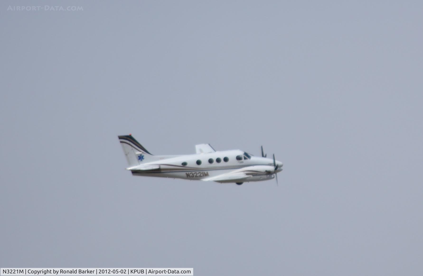 N3221M, 2000 Raytheon Aircraft Company C90A C/N LJ-1621, Departure Pueblo