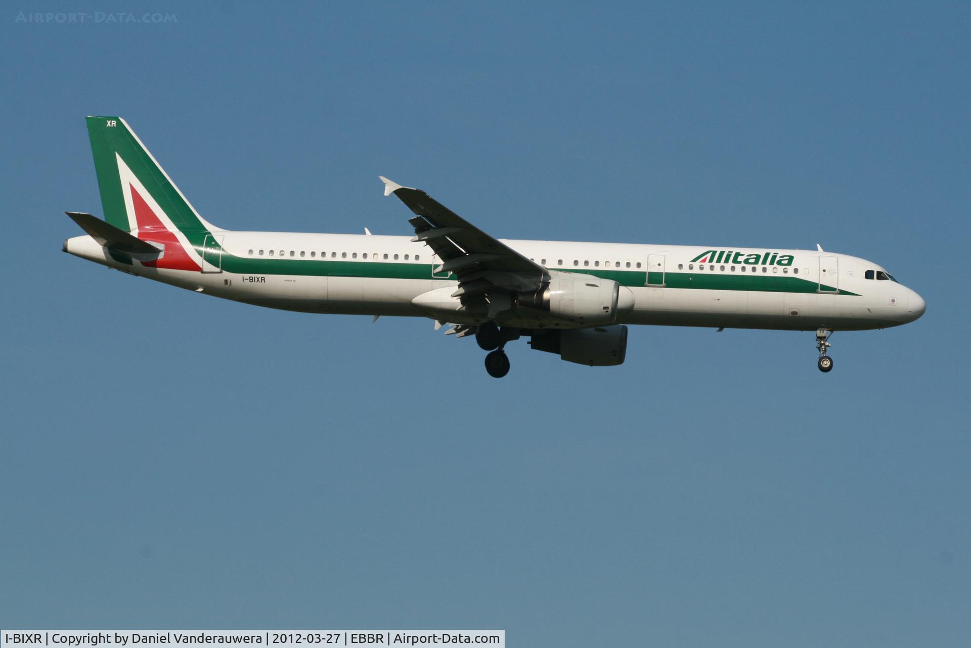 I-BIXR, 1997 Airbus A321-112 C/N 593, Arrival of flight AZ156 to RWY 02