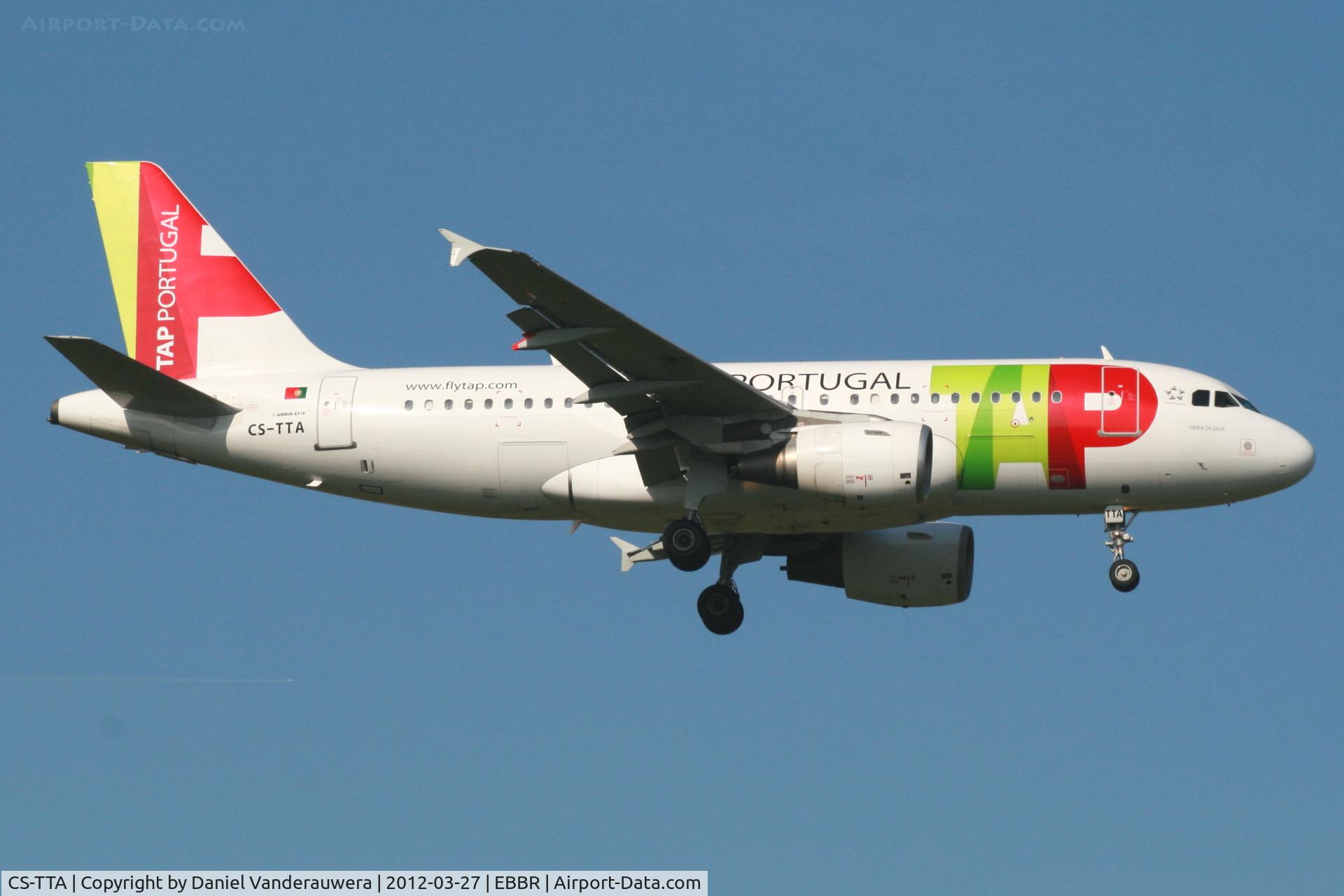 CS-TTA, 1997 Airbus A319-111 C/N 750, Flight TP606 is descending to RWY 02