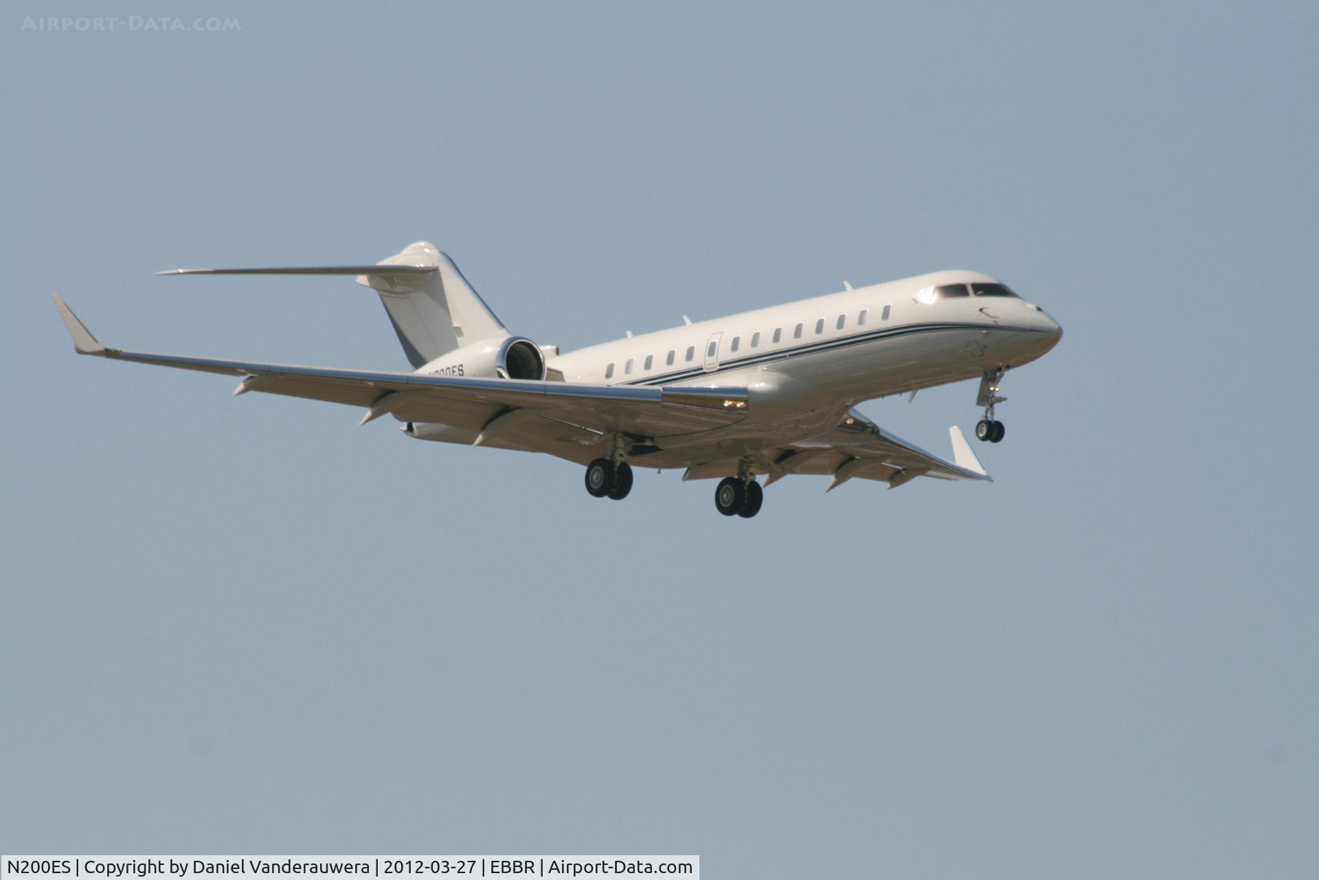 N200ES, 2007 Bombardier BD-700-1A11 Global 5000 C/N 9245, Arrival to RWY 02