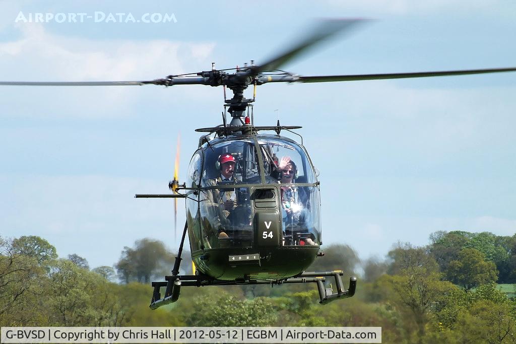 G-BVSD, 1964 Sud SE-3130 Alouette II C/N 1897, a friendly wave before departing back to Gloucestershire