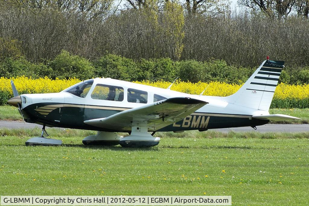 G-LBMM, 1978 Piper PA-28-161 Cherokee Warrior II C/N 28-7816440, taxied onto the grass and got stuck in the mud
