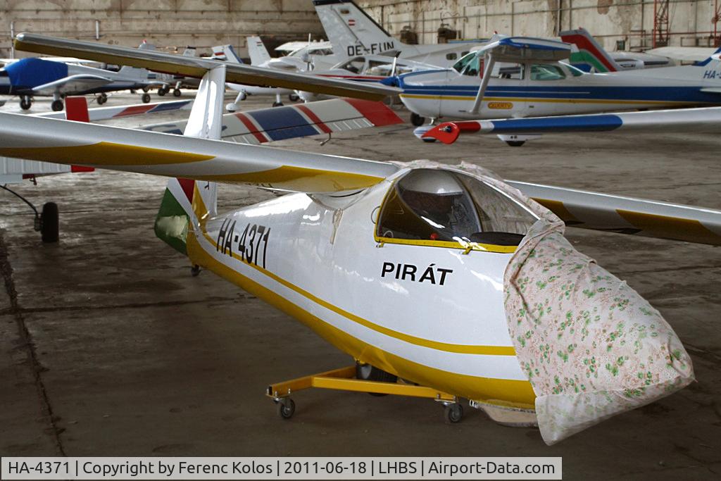 HA-4371, 1977 PZL-Bielsko SZD-30 Pirat C/N S-08.24, Buda?rs