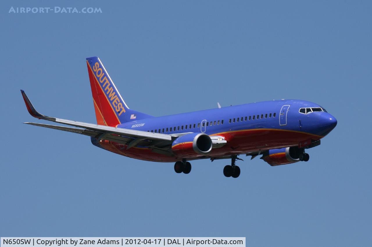 N650SW, 1997 Boeing 737-3H4 C/N 27720, At Dallas Love Field