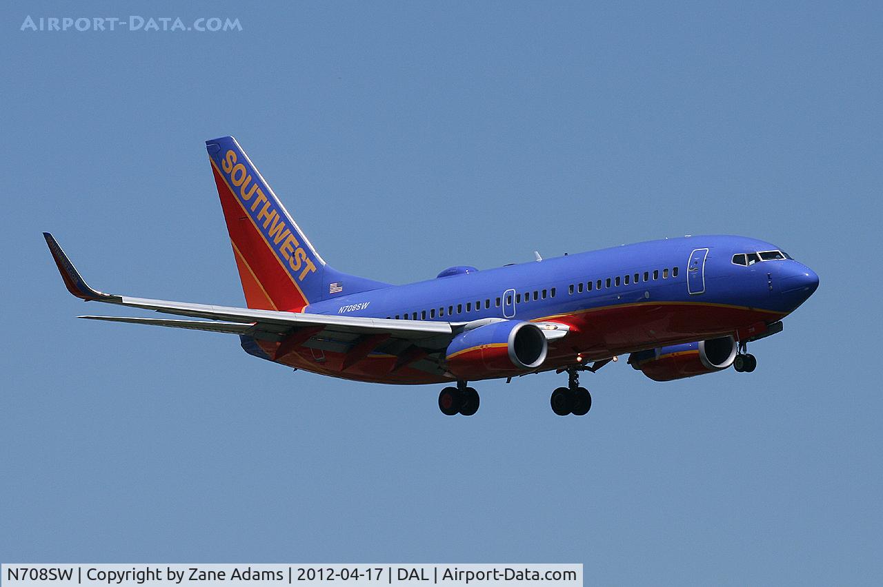 N708SW, 1998 Boeing 737-7H4 C/N 27842, At Dallas Love Field
