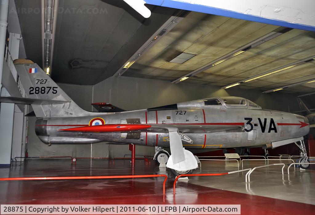 28875, Republic F-84F Thunderstreak C/N 727, at Le Bourget Museum