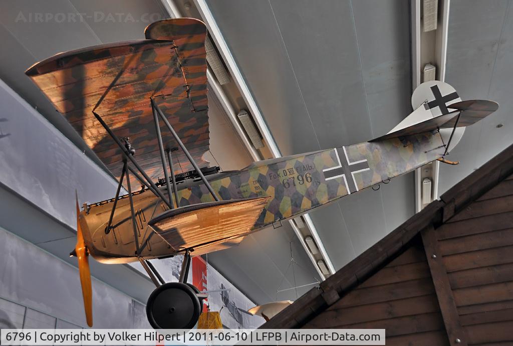 6796, Fokker D-VII C/N Not found 6796, at Museum Le Bourget