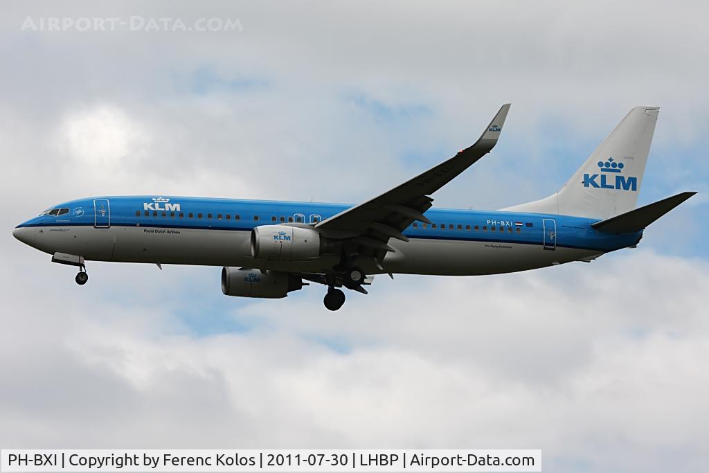 PH-BXI, 2000 Boeing 737-8K2 C/N 30358, Ferihegy