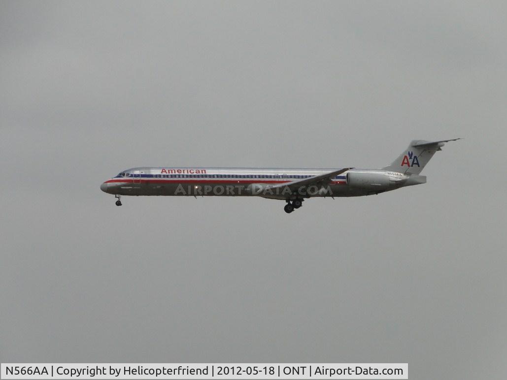 N566AA, 1987 McDonnell Douglas MD-83 (DC-9-83) C/N 49348, On final for 26R