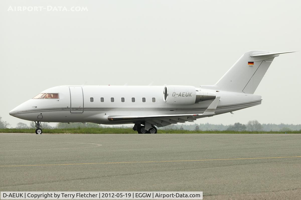 D-AEUK, 2004 Bombardier Challenger 604 (CL-600-2B16) C/N 5580, 2004 Canadair CL604 Challenger, c/n: 5580 at Luton