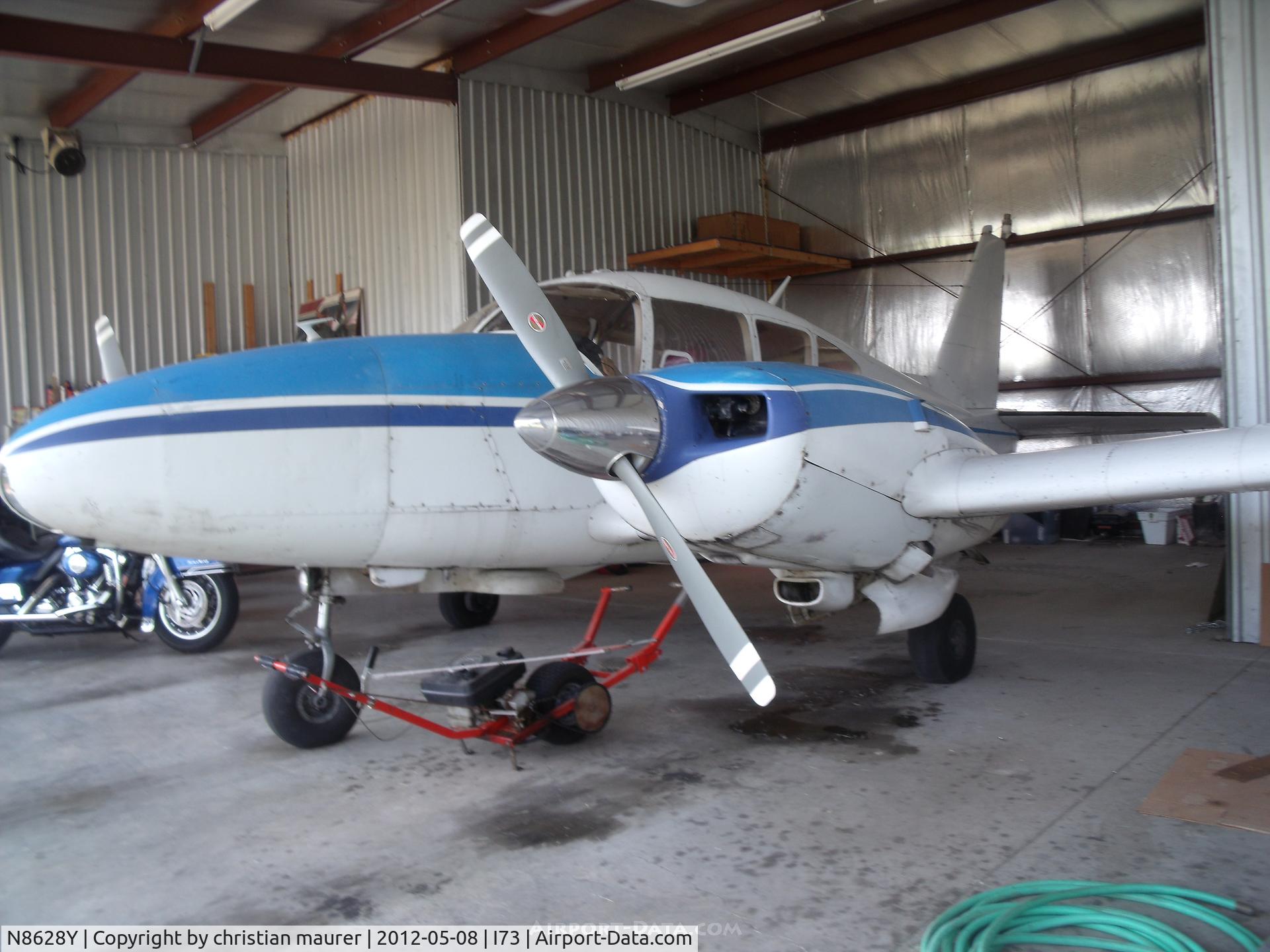 N8628Y, 1967 Piper PA-23-250 C/N 27-3665, piper