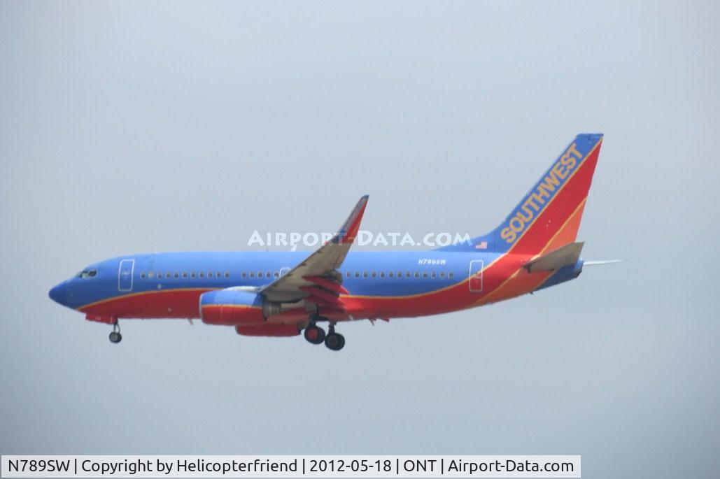 N789SW, 2000 Boeing 737-7H4 C/N 29816, On final for 26R