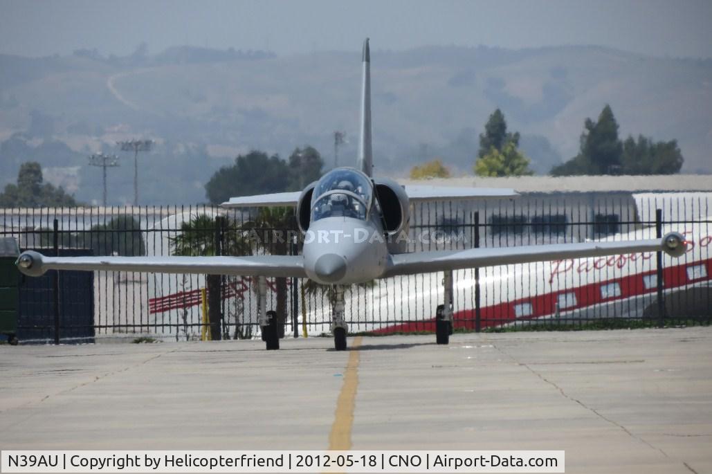 N39AU, 1980 Aero L-39 Albatros C/N 031603, Warming up and getting ready to taxi out