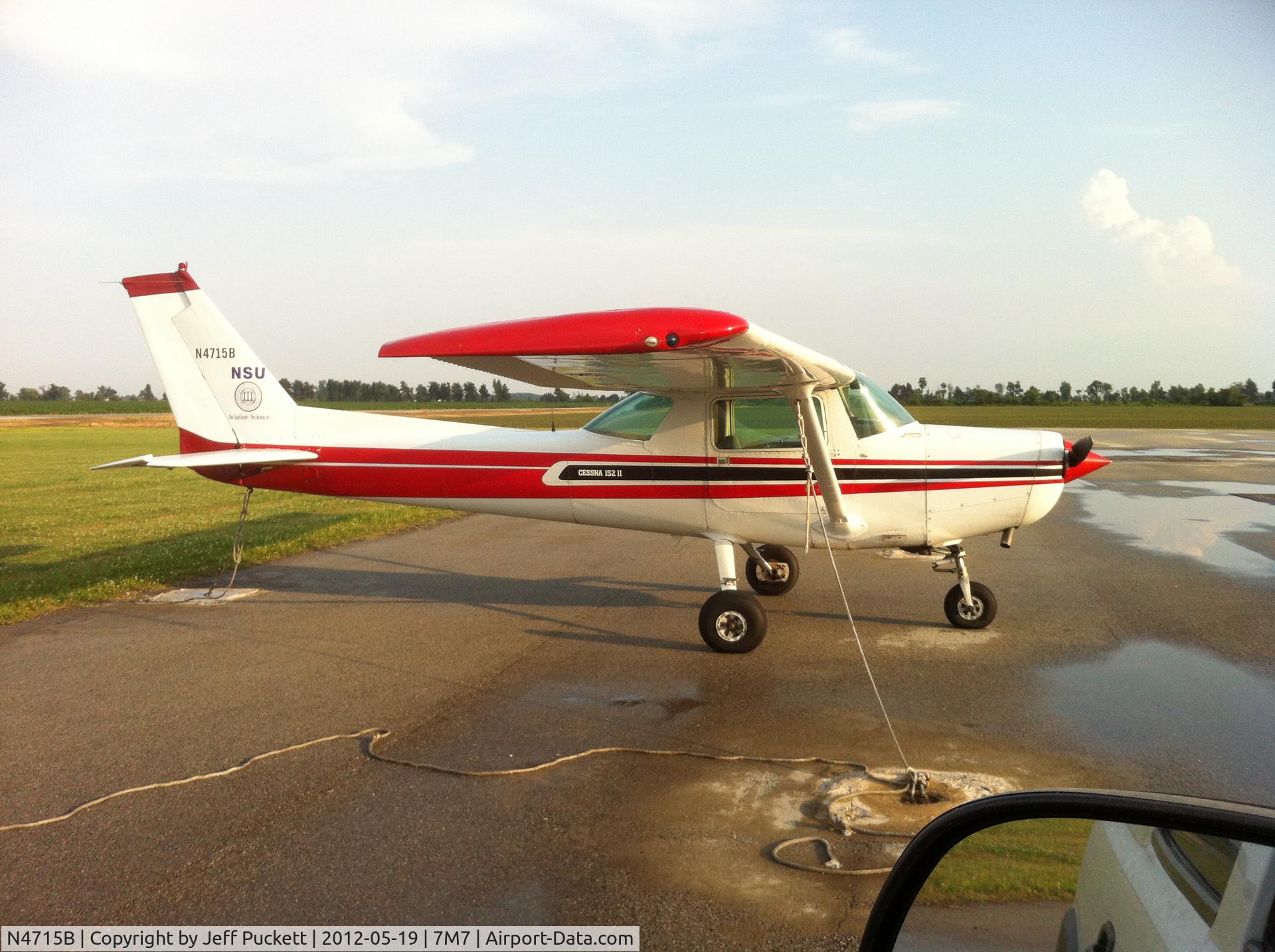 N4715B, 1979 Cessna 152 C/N 15283594, Cessna 152 N4715B Parked at Piggott Muni Airport in Arkansas 7M7