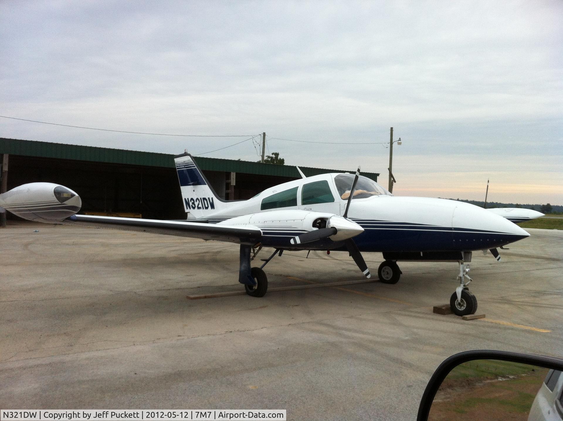 N321DW, 1979 Cessna 310R C/N 310R1823, Parked at 7M7, Piggott Arkansas