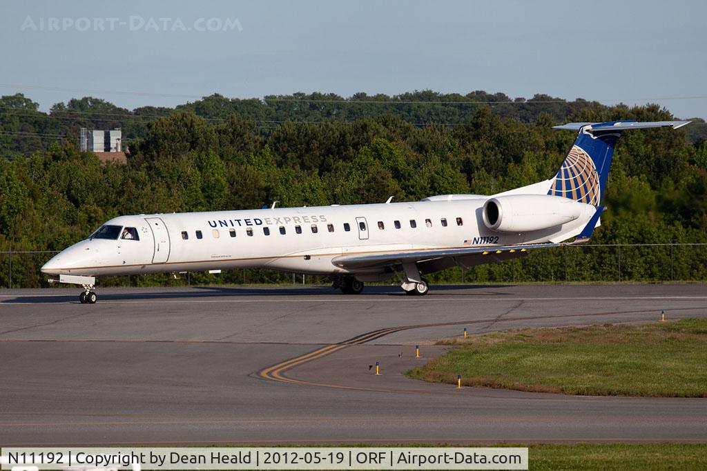 N11192, 2005 Embraer ERJ-145XR (EMB-145XR) C/N 14500936, United Express (ExpressJet Airlines) N11192 (FLT ASQ4314) from Newark Liberty Int'l (KEWR) exiting RWY 5 after landing.