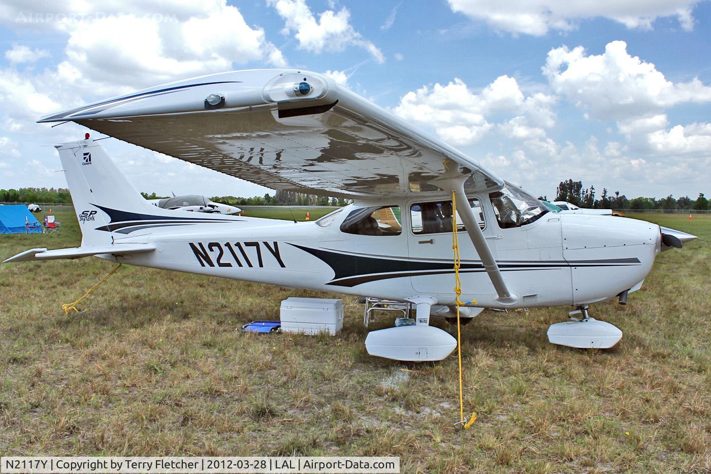 N2117Y, 2004 Cessna 172S C/N 172S9622, At 2012 Sun N Fun