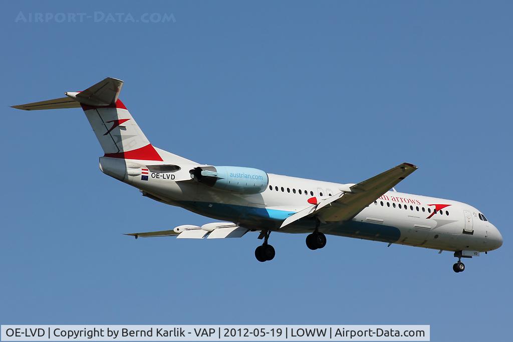 OE-LVD, 1994 Fokker 100 (F-28-0100) C/N 11515, Approaching Rwy 11