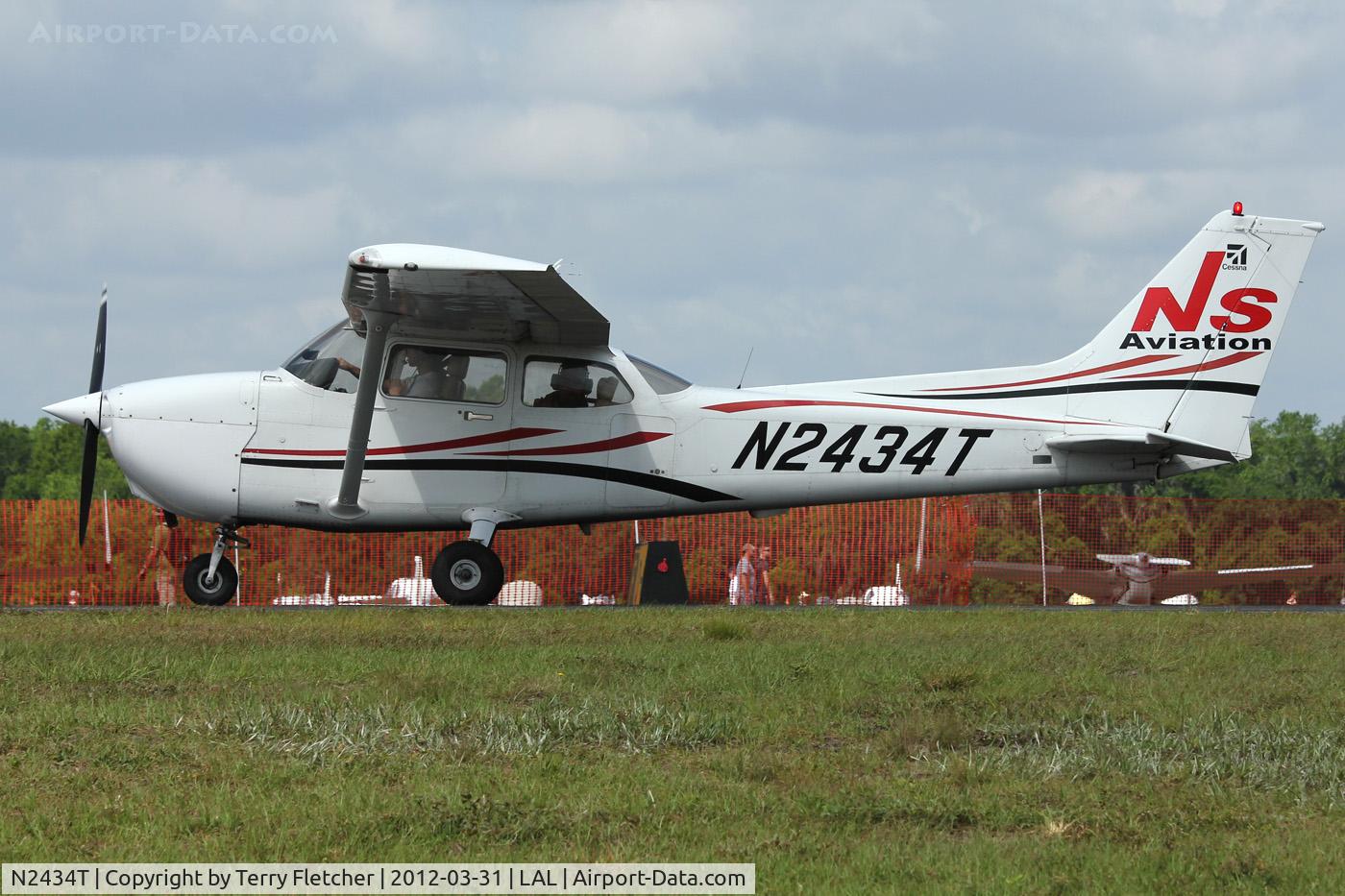 N2434T, 2006 Cessna 172R C/N 17281326, At 2012 Sun N Fun