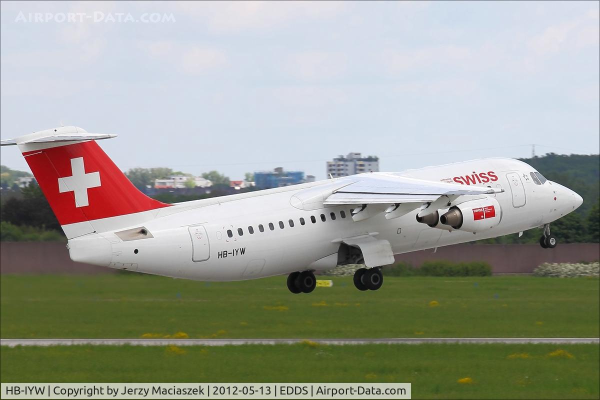 HB-IYW, 1999 British Aerospace Avro 146-RJ100 C/N E3359, AVRO 146-RJ100