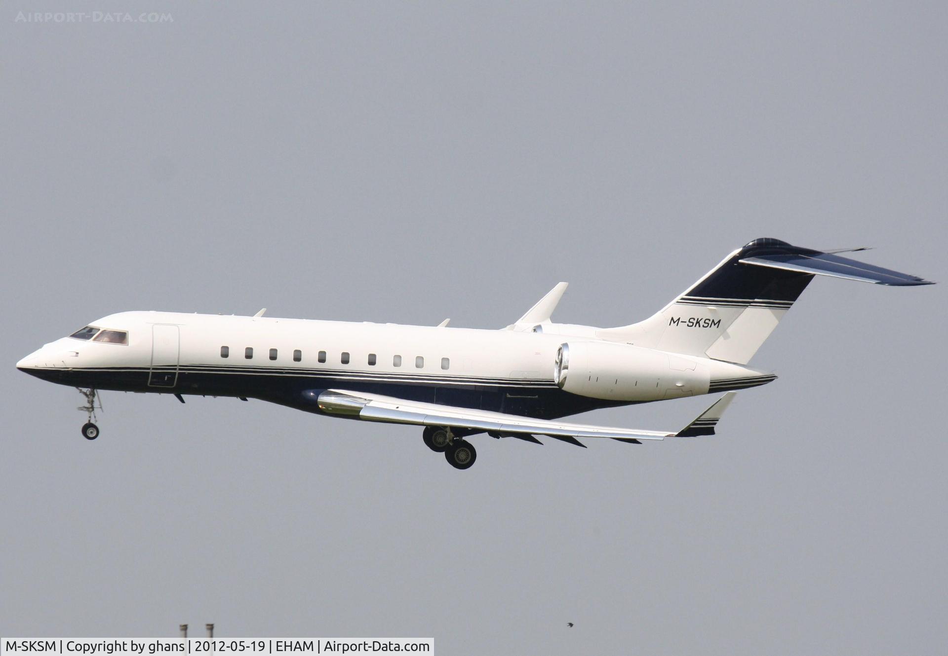 M-SKSM, 2005 Bombardier BD-700-1A11 Global 5000 C/N 9227, Landing rw22