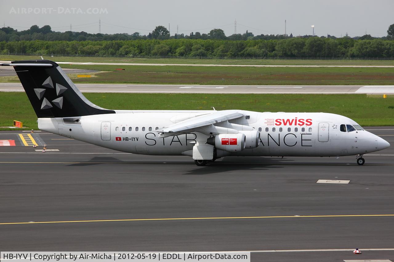 HB-IYV, 2000 British Aerospace Avro 146-RJ100 C/N E3377, Swissair, BAe Avro 146-RJ100, CN: E3377, Name: Pizzo Barone 2864m