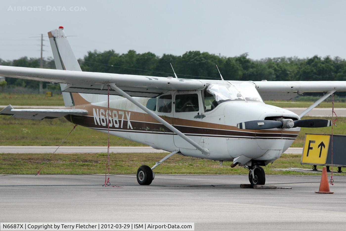N6687X, 1961 Cessna 210A C/N 21057687, At Kissimmee