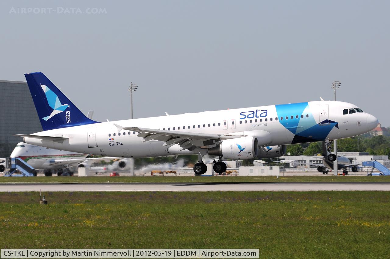 CS-TKL, 2005 Airbus A320-214 C/N 2425, SATA