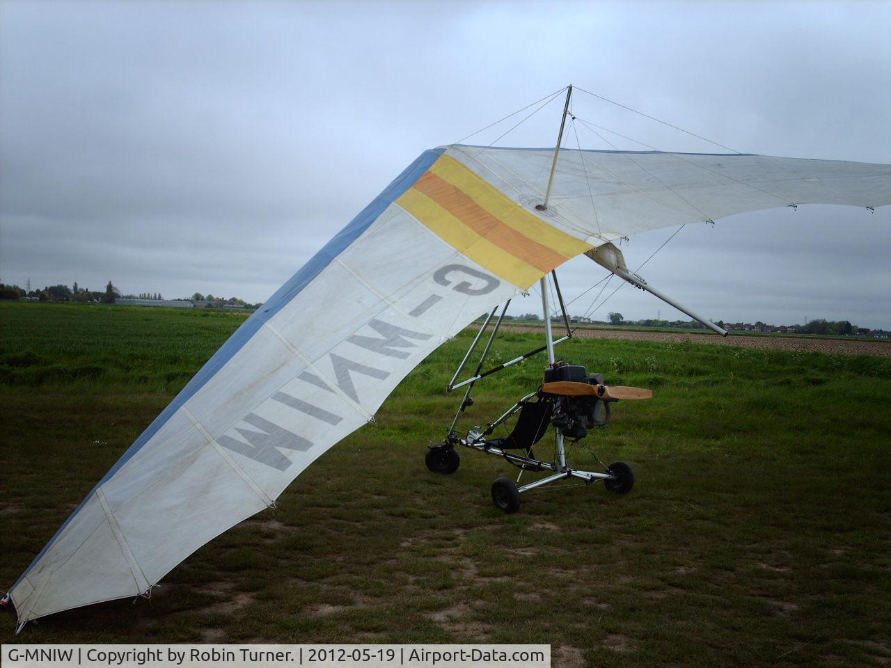 G-MNIW, 1983 Airwave Gliders Ltd NIMROD/TRI-FLYER C/N 050/19181, my njmrod ssdr microlight.