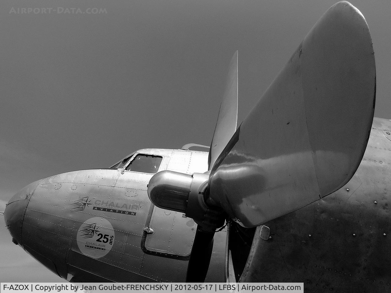 F-AZOX, 1945 Douglas DC-3C-S1C3G (C-47B-35-DK) C/N 16604, beautiful nose