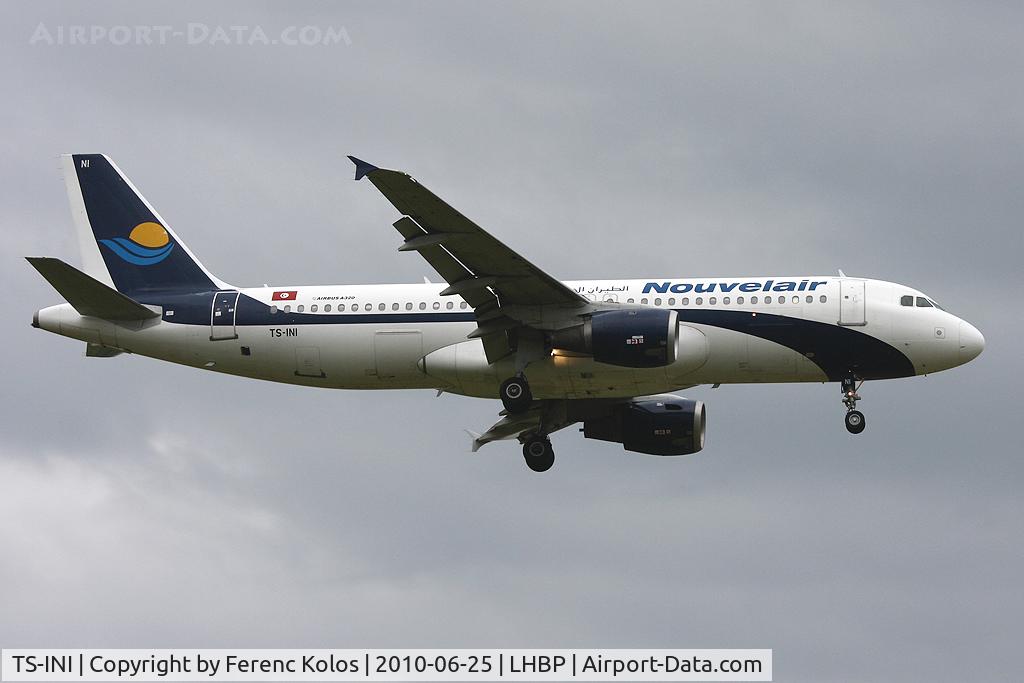 TS-INI, 1992 Airbus A320-212 C/N 301, Ferihegy