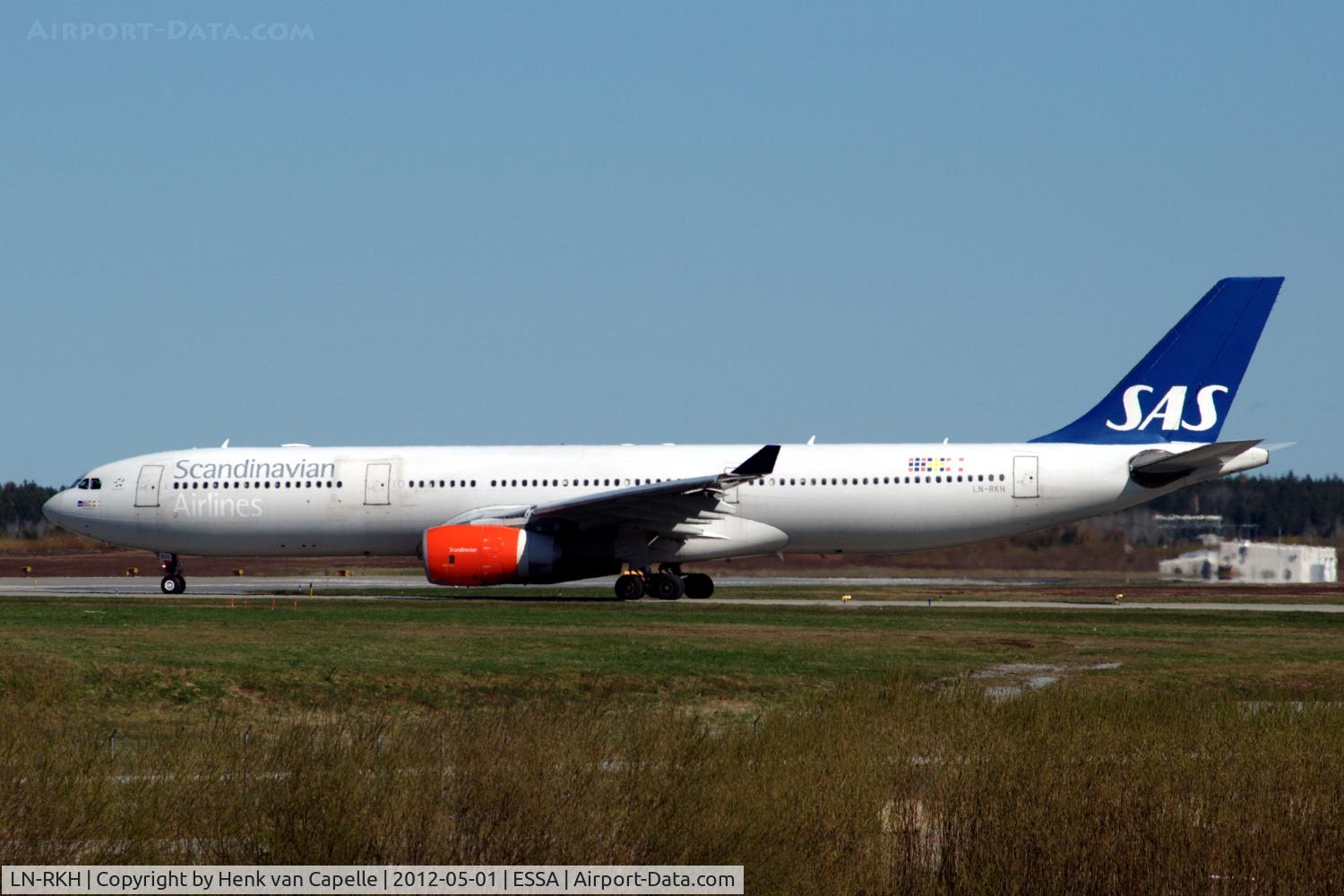 LN-RKH, 2002 Airbus A330-343 C/N 497, SAS Airbus A330-300 just before take-off from Stockholm Arlanda, Sweden.