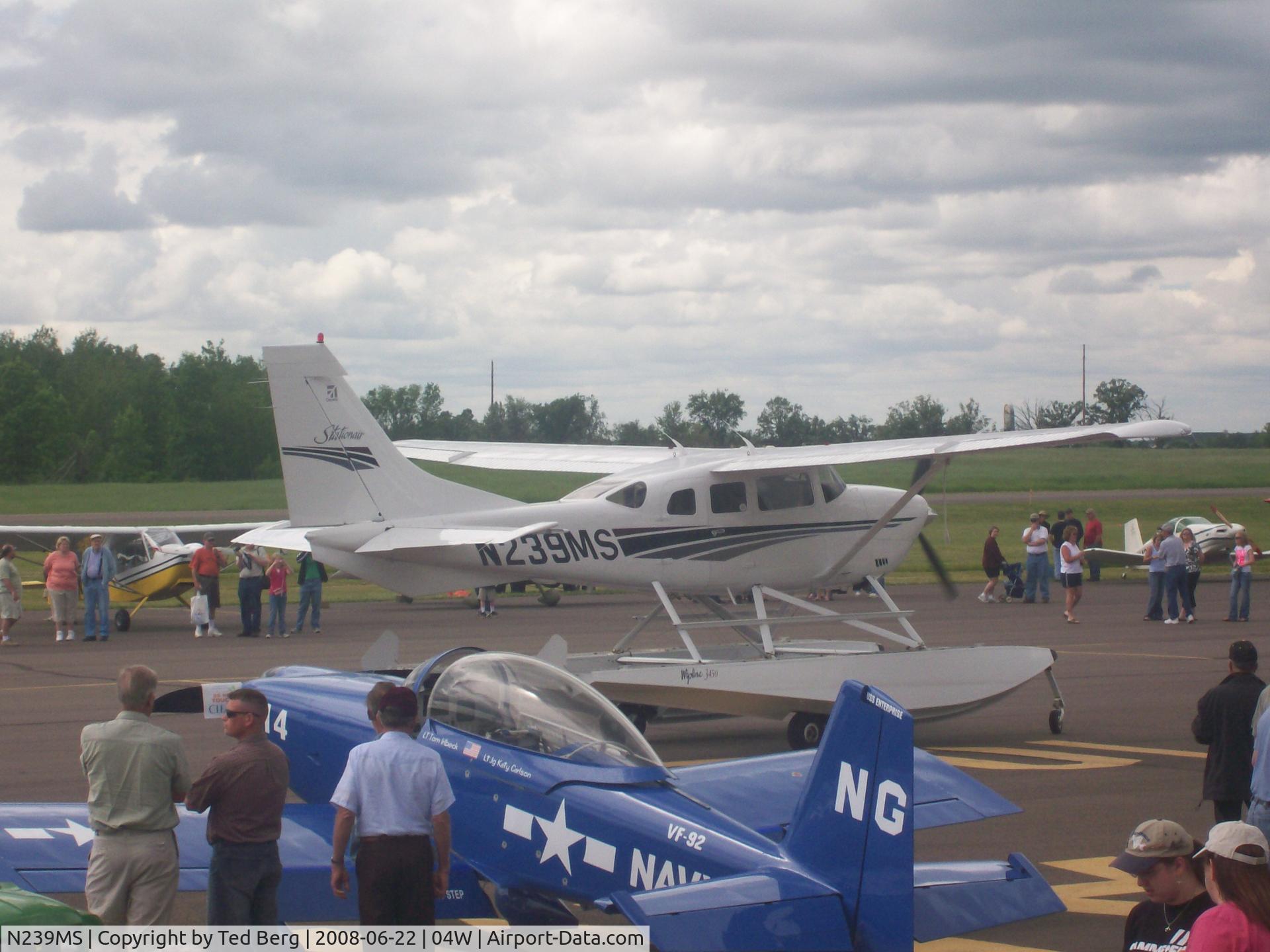N239MS, 1999 Cessna 206H Stationair C/N 20608034, On floats
