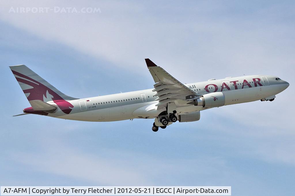 A7-AFM, 2004 Airbus A330-203 C/N 616, Qatar Airways A330 climbing out of Manchester