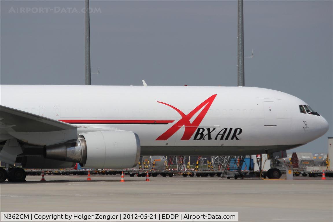 N362CM, 1988 Boeing 767-338 C/N 24316, Big red A on DHL Air Hub....