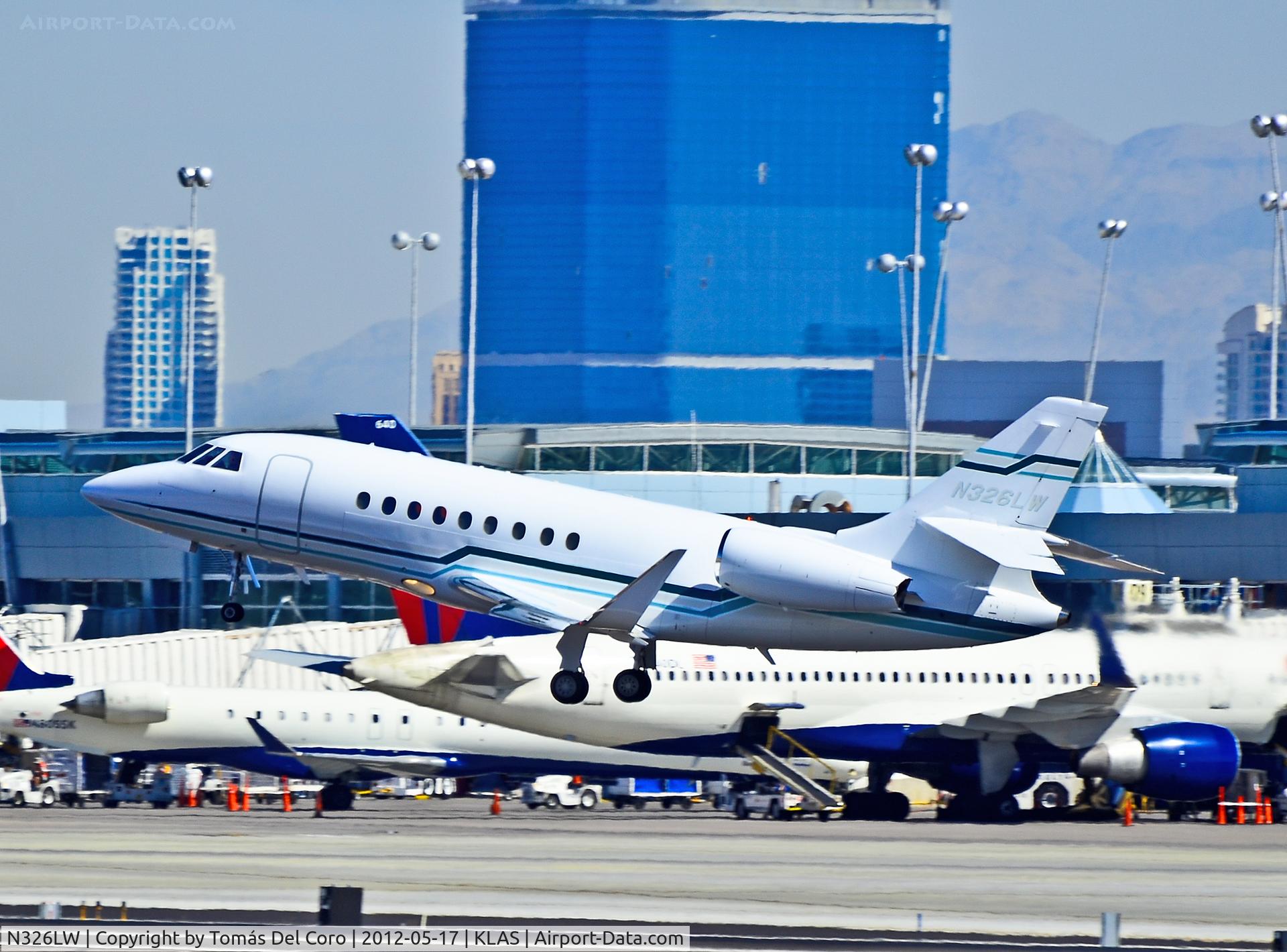 N326LW, Dassault 2005 FALCON 2000EX C/N 55, N326LW 2005 DASSAULT FALCON 2000EX (cn 55)

- Las Vegas - McCarran International (LAS / KLAS)
USA - Nevada, May 17, 2012
Photo: Tomás Del Coro