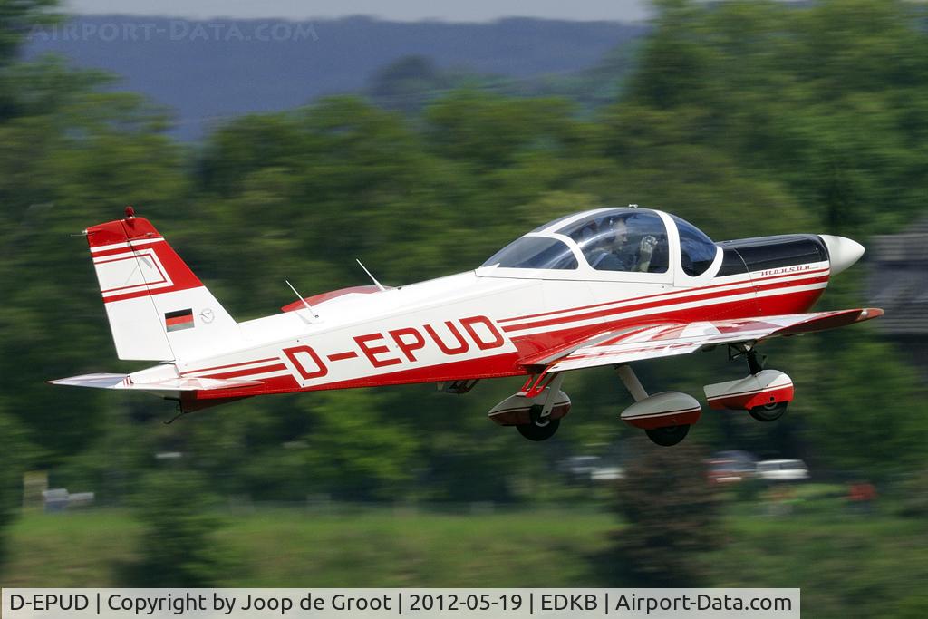 D-EPUD, Bolkow Bo.209 Monsun 160RV C/N 196, take off from Bonn-Hangelar