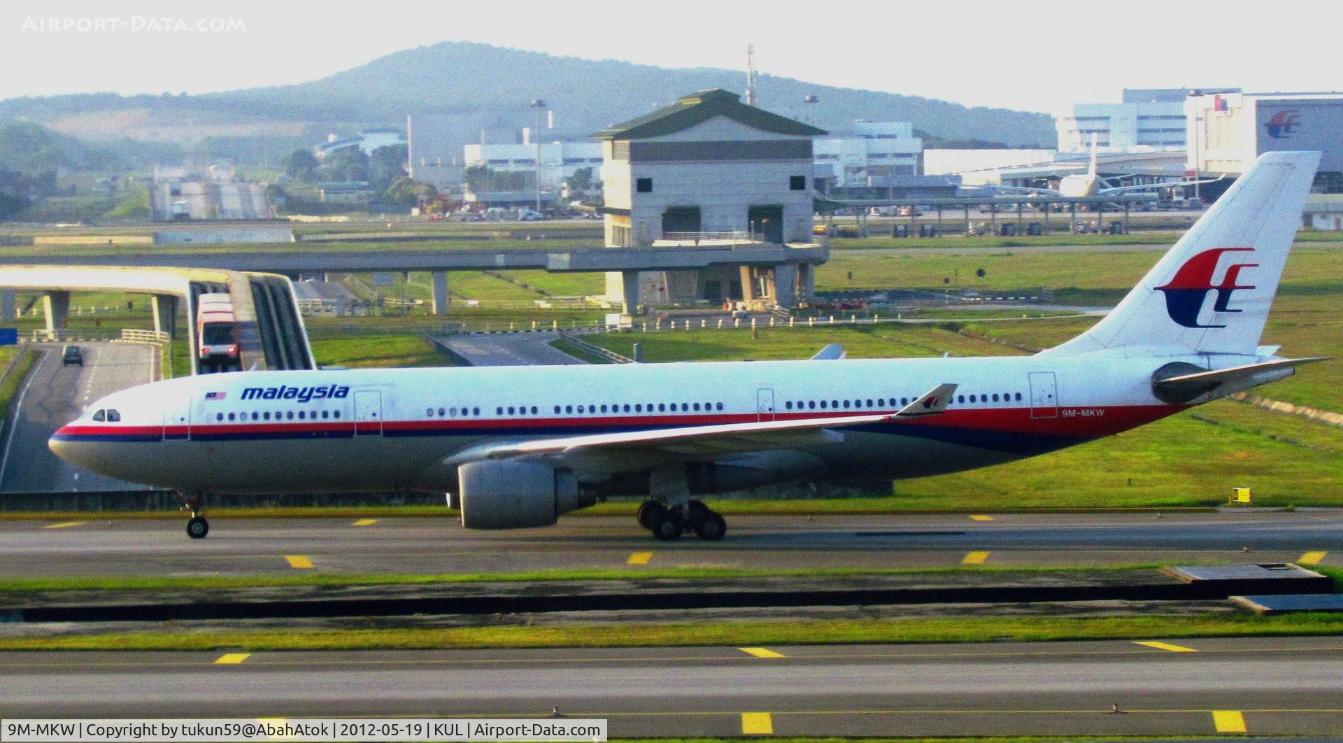 9M-MKW, 1999 Airbus A330-223 C/N 300, Malaysia Airlines