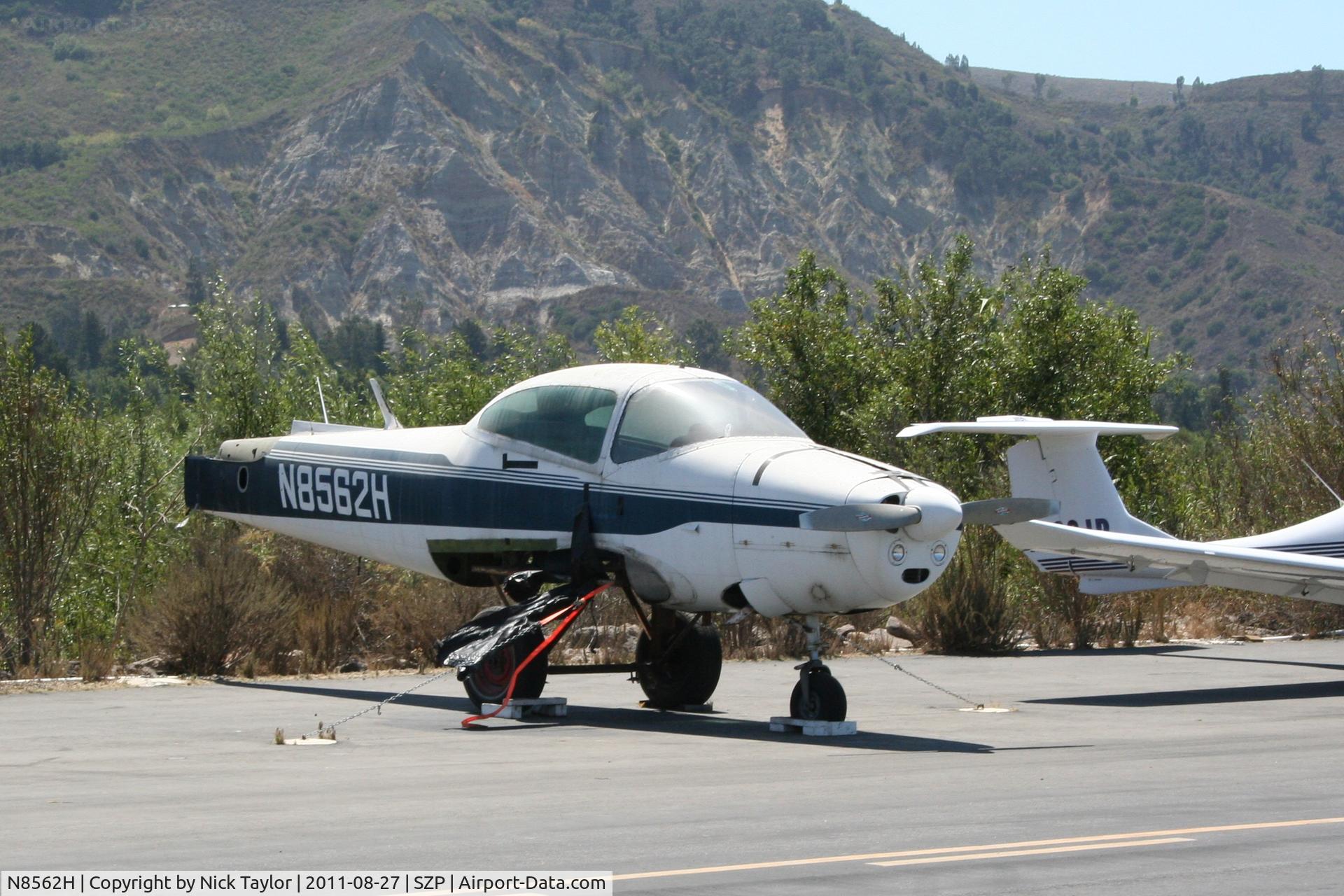 N8562H, 1947 North American Navion (NA-145) C/N NAV-4-614, Parked on the south side