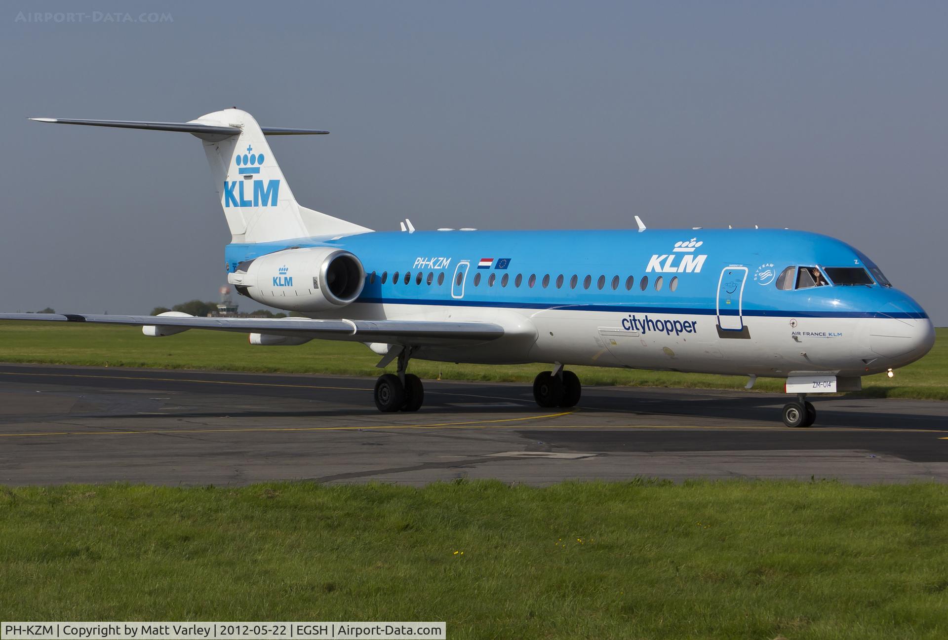 PH-KZM, 1995 Fokker 70 (F-28-0070) C/N 11561, Arriving at EGSH.