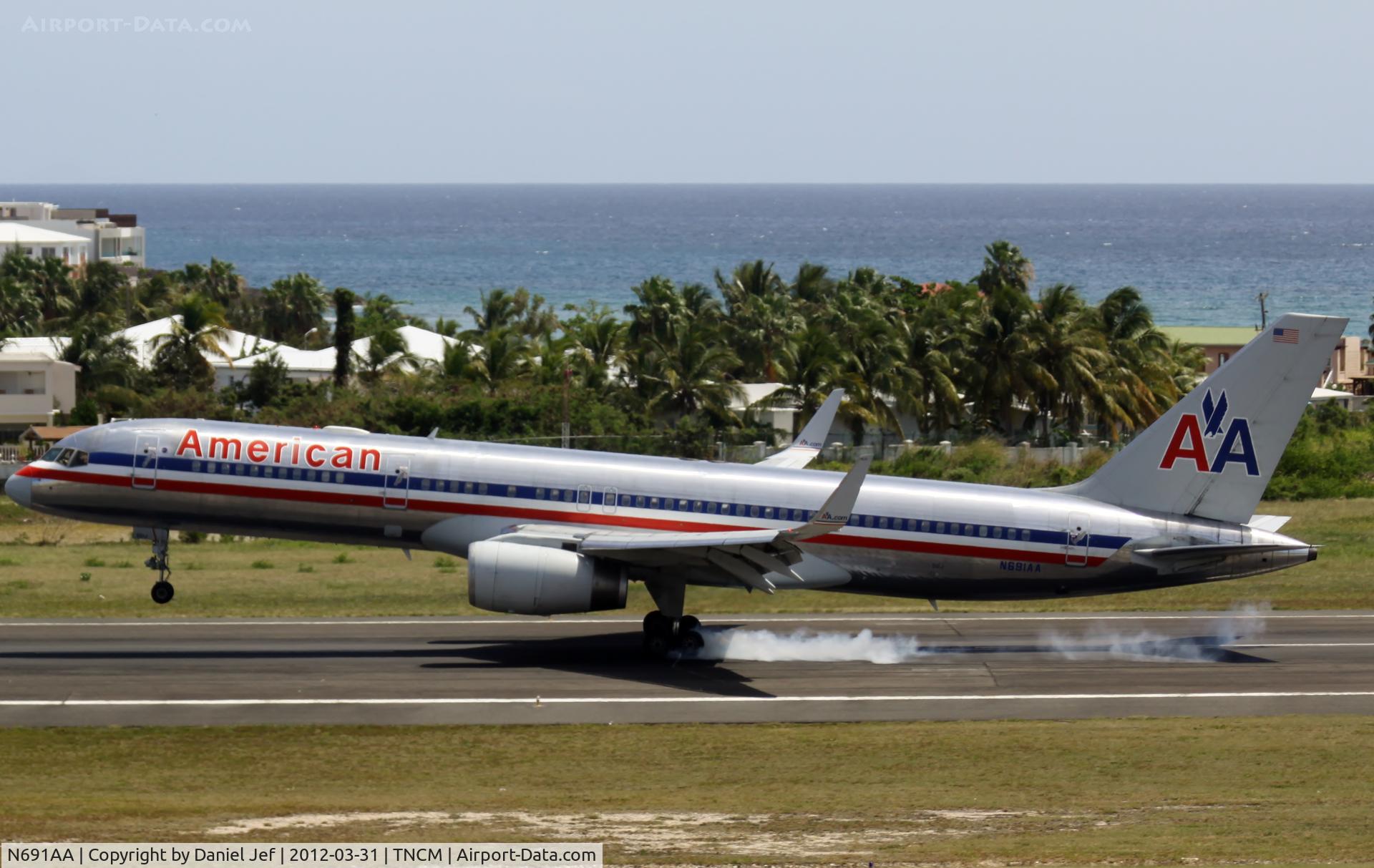 N691AA, 1993 Boeing 757-223 C/N 25697, N691AA